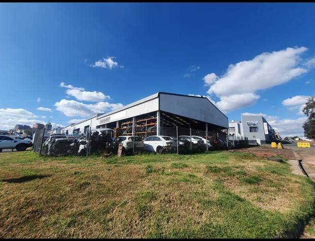 4,911M² WAREHOUSE FOR SALE IN SELBY